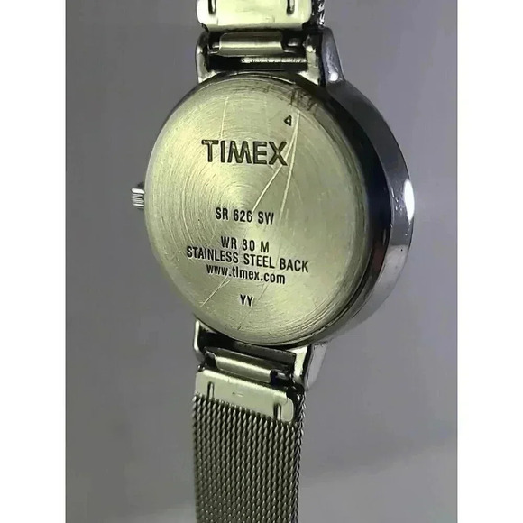 Womens Timex T2P196 Silver Mesh Dress Watch Mirror Bezel New Battery Art Deco - Picture 8 of 8